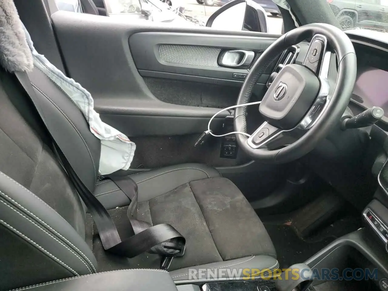 7 Photograph of a damaged car YV4ED3UBXN2749811 VOLVO XC40 P8 RE 2022