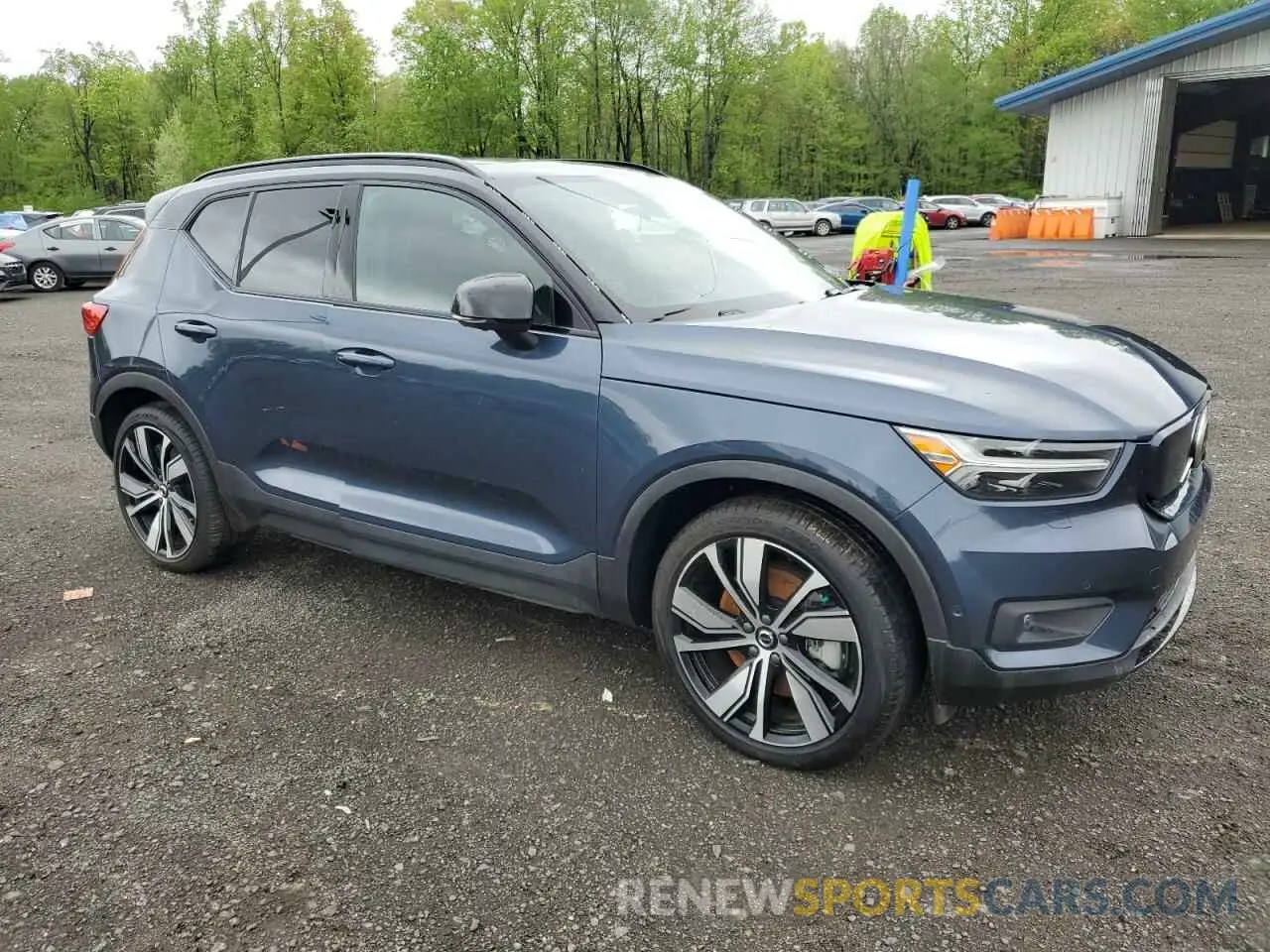 4 Photograph of a damaged car YV4ED3UR2N2674275 VOLVO XC40 P8 RE 2022
