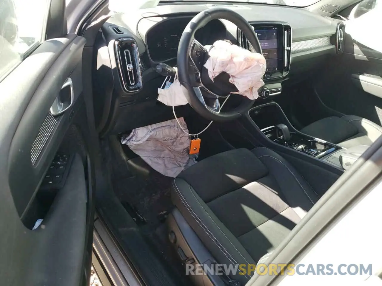 8 Photograph of a damaged car YV4L12UL5P2068610 VOLVO XC40 PLUS 2023