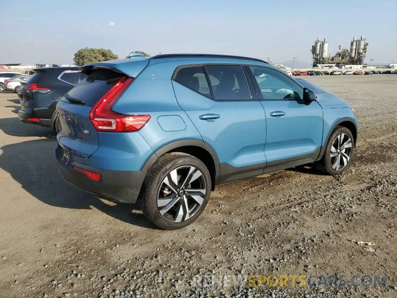 3 Photograph of a damaged car YV4L12UW1P2032763 VOLVO XC40 PLUS 2023