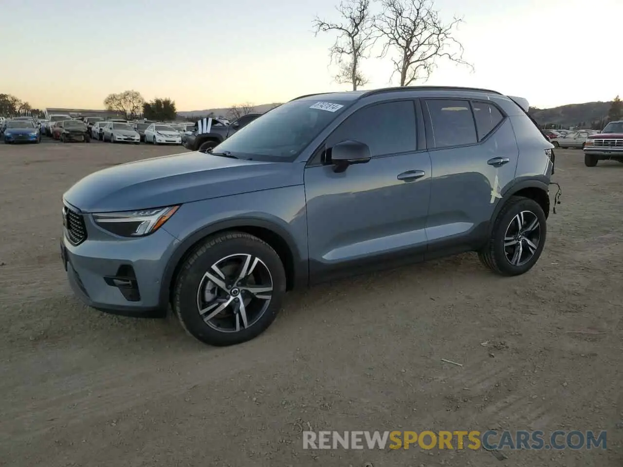 1 Фотография поврежденного автомобиля YV4L12UW4P2085974 VOLVO XC40 PLUS 2023