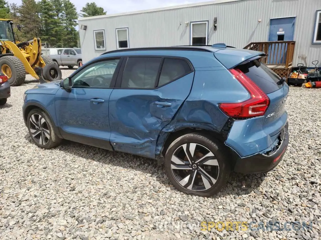 2 Фотография поврежденного автомобиля YV4L12UW4P2961894 VOLVO XC40 PLUS 2023