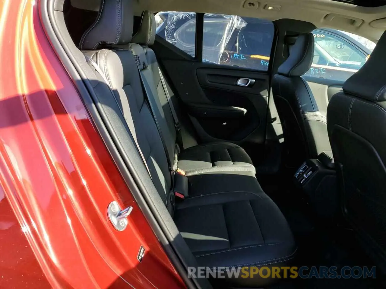 11 Photograph of a damaged car YV4L12UW9P2087350 VOLVO XC40 PLUS 2023
