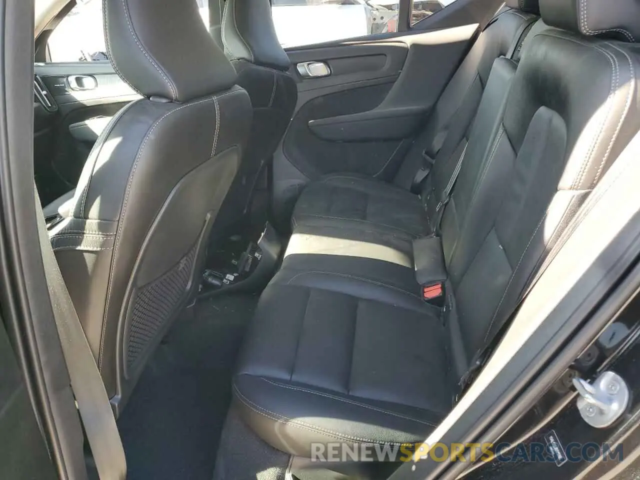 11 Фотография поврежденного автомобиля YV4L12UE0R2215081 VOLVO XC40 PLUS 2024