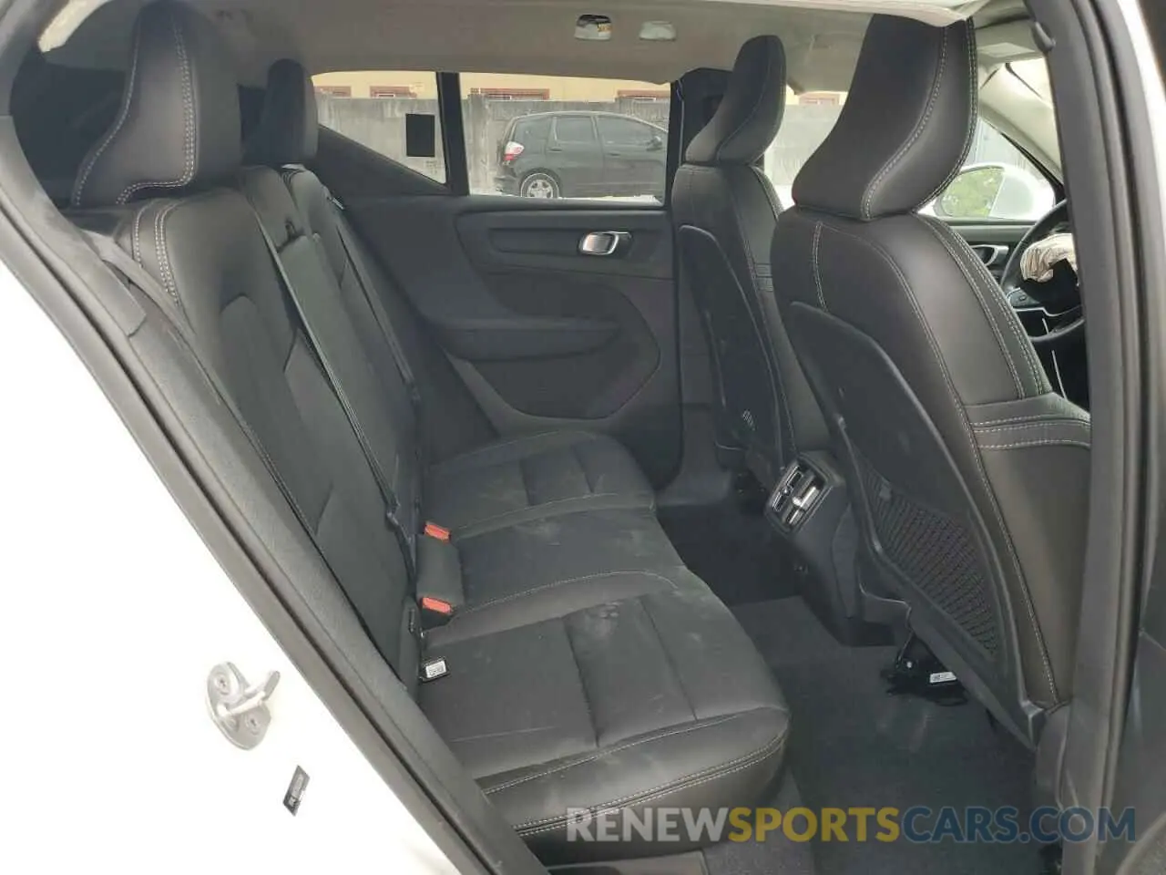 10 Фотография поврежденного автомобиля YV4L12UE7R2283166 VOLVO XC40 PLUS 2024