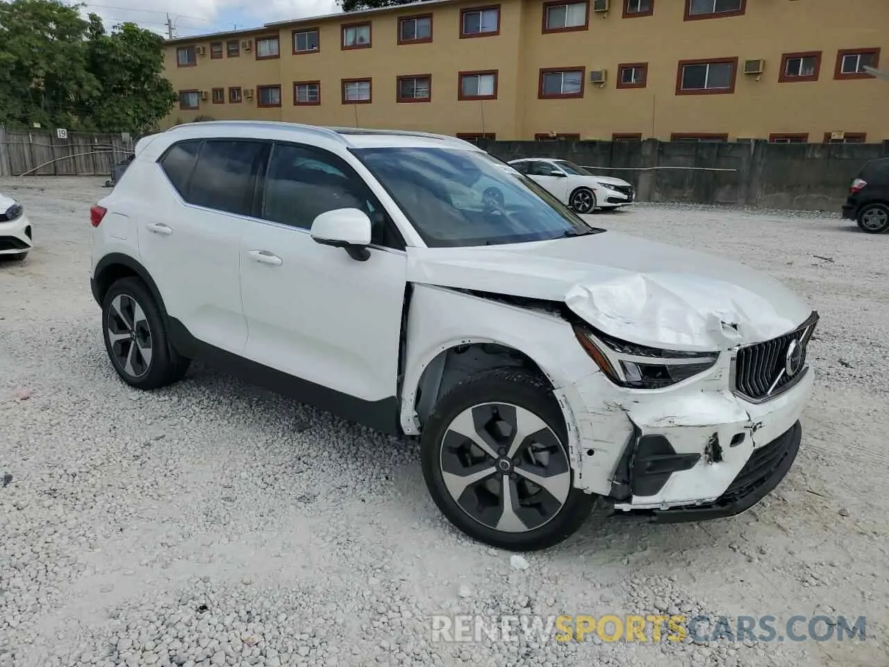 4 Фотография поврежденного автомобиля YV4L12UE7R2283166 VOLVO XC40 PLUS 2024