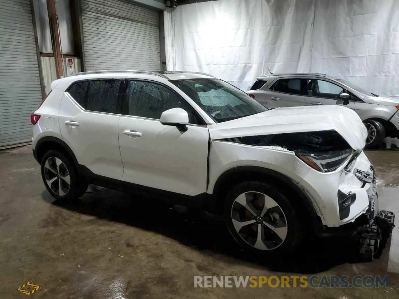 4 Photograph of a damaged car YV4L12UEXR2291178 VOLVO XC40 PLUS 2024