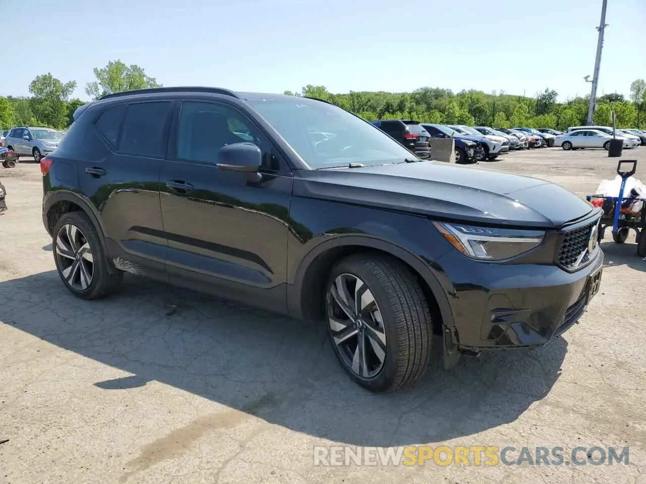 4 Photograph of a damaged car YV4L12UL0R2206363 VOLVO XC40 PLUS 2024