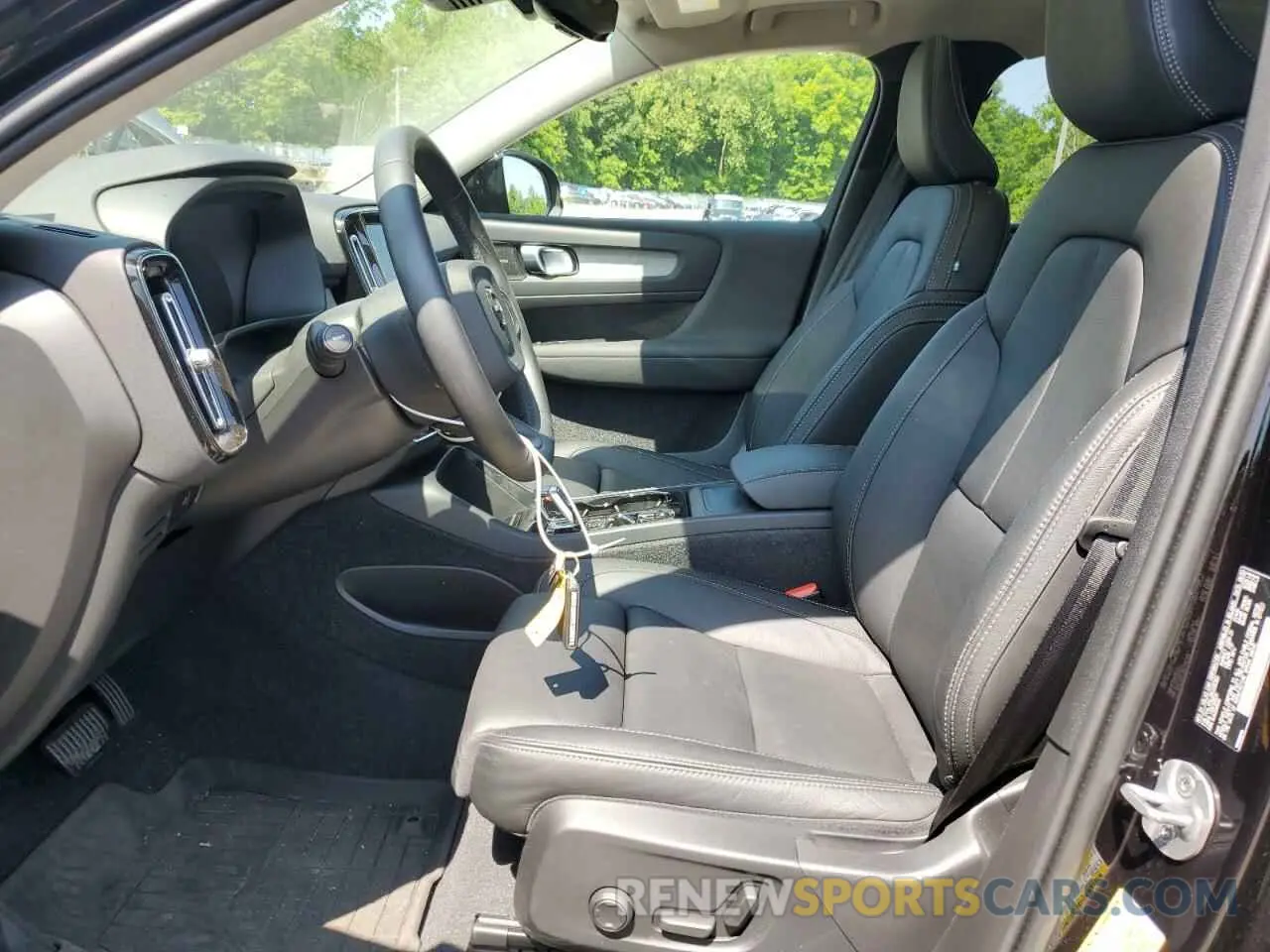 7 Photograph of a damaged car YV4L12UL0R2206363 VOLVO XC40 PLUS 2024
