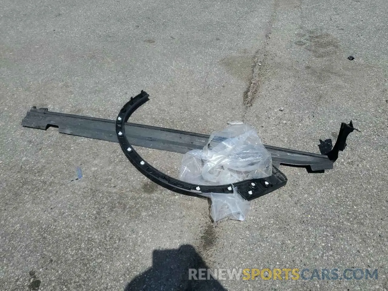 13 Photograph of a damaged car YV4L12ULXR2226152 VOLVO XC40 PLUS 2024