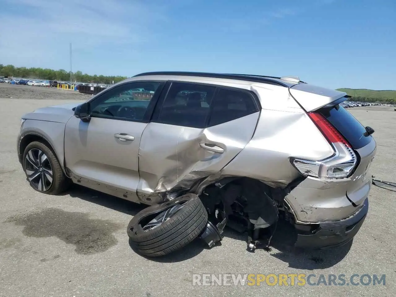 2 Photograph of a damaged car YV4L12ULXR2226152 VOLVO XC40 PLUS 2024