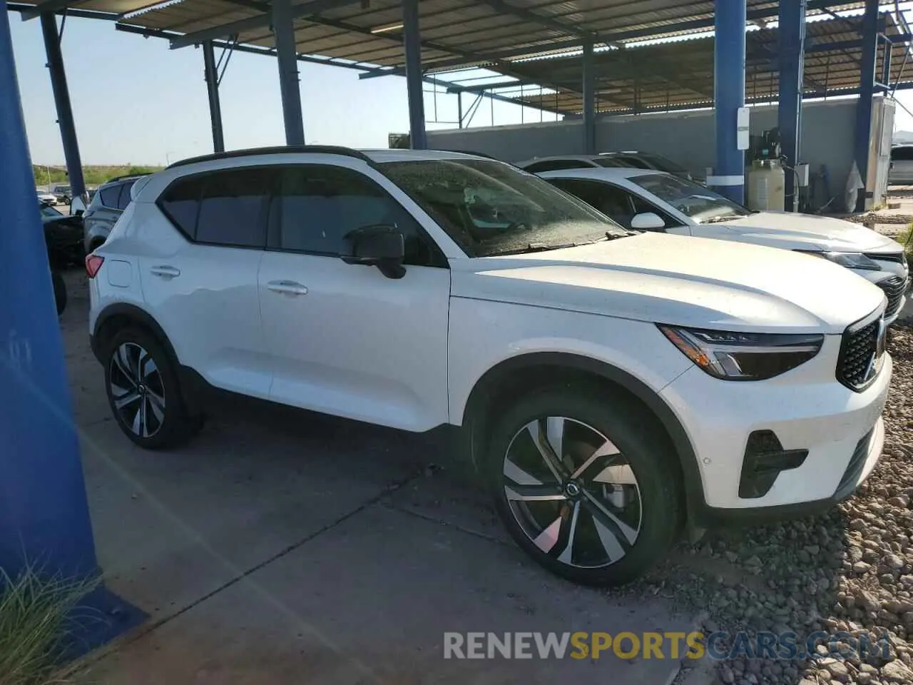 4 Фотография поврежденного автомобиля YV4L12ULXR2254114 VOLVO XC40 PLUS 2024