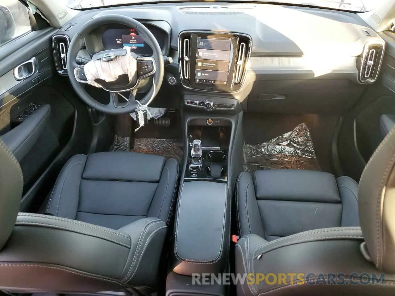 8 Photograph of a damaged car YV4L12ULXR2372535 VOLVO XC40 PLUS 2024