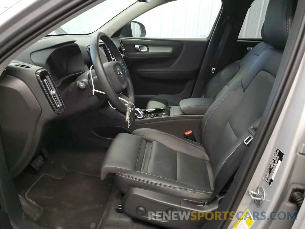7 Photograph of a damaged car YV4L12UC2S2511031 VOLVO XC40 PLUS 2025