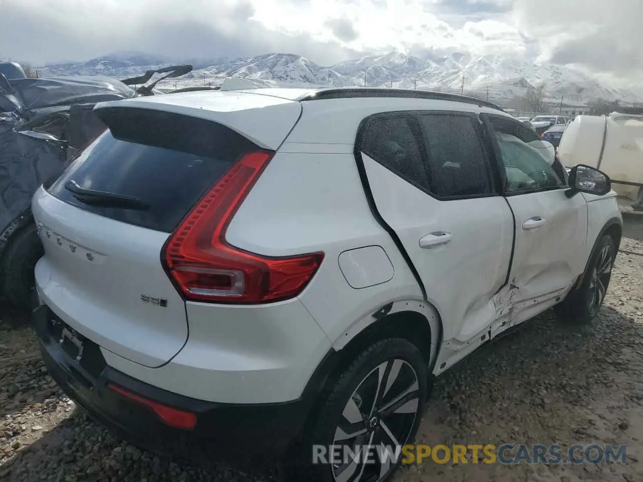 3 Фотография поврежденного автомобиля YV4L12UC5S2498954 VOLVO XC40 PLUS 2025