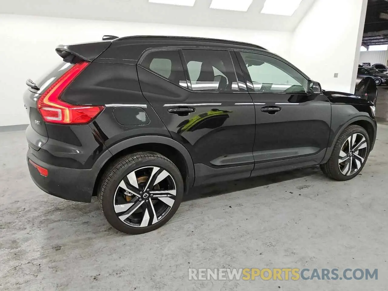 3 Photograph of a damaged car YV4L12UCXS2510001 VOLVO XC40 PLUS 2025