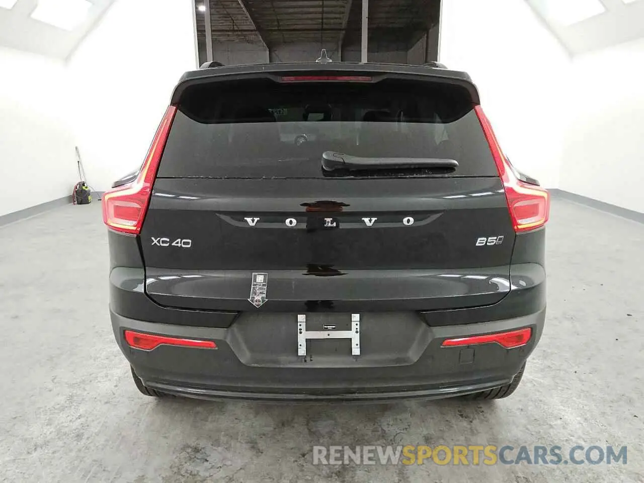 6 Photograph of a damaged car YV4L12UCXS2510001 VOLVO XC40 PLUS 2025