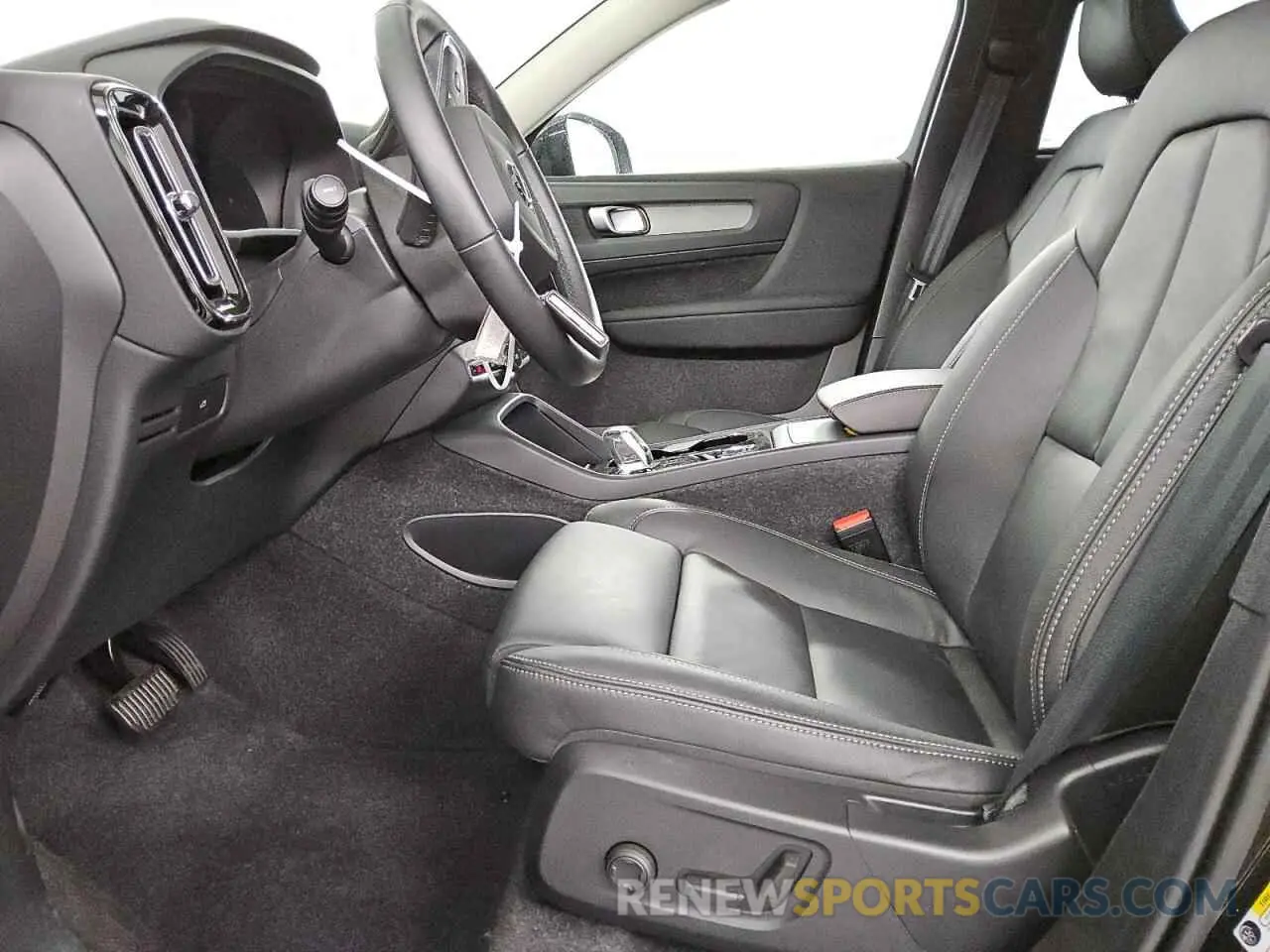 7 Photograph of a damaged car YV4L12UCXS2510001 VOLVO XC40 PLUS 2025