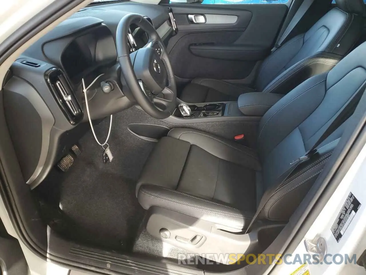 7 Photograph of a damaged car YV4L12UE0S2480881 VOLVO XC40 PLUS 2025