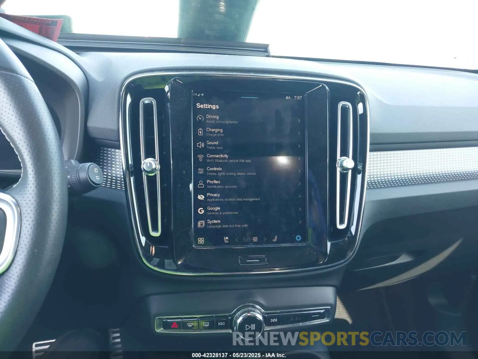 19 Фотография поврежденного автомобиля YV4ED3UR3M2547274 VOLVO XC40 RECHARGE PURE ELECTRIC 2021