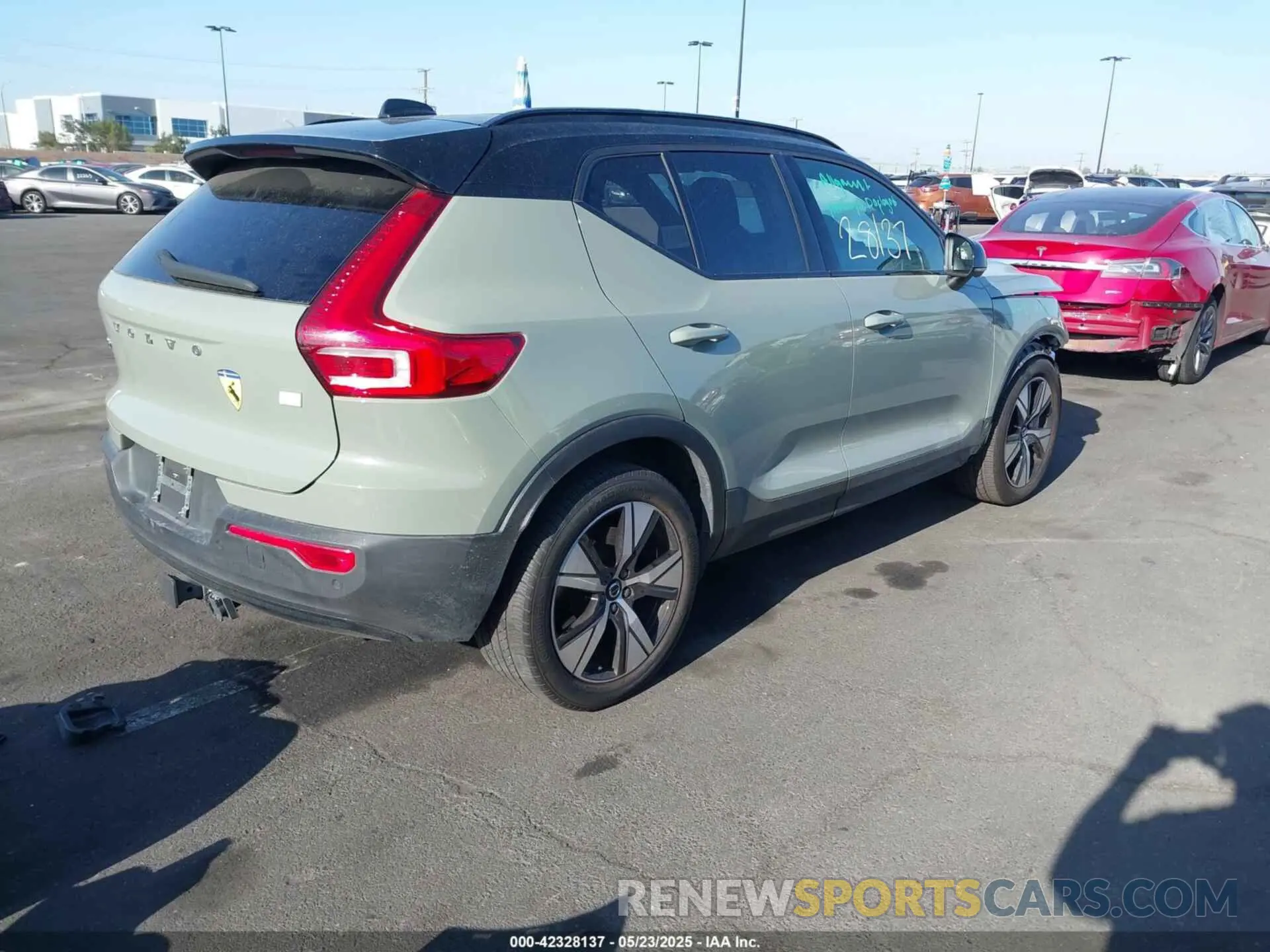4 Фотография поврежденного автомобиля YV4ED3UR3M2547274 VOLVO XC40 RECHARGE PURE ELECTRIC 2021