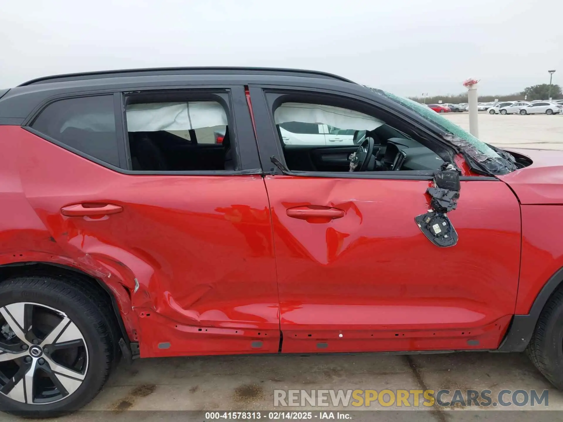 12 Photograph of a damaged car YV4ED3UR7M2564563 VOLVO XC40 RECHARGE PURE ELECTRIC 2021