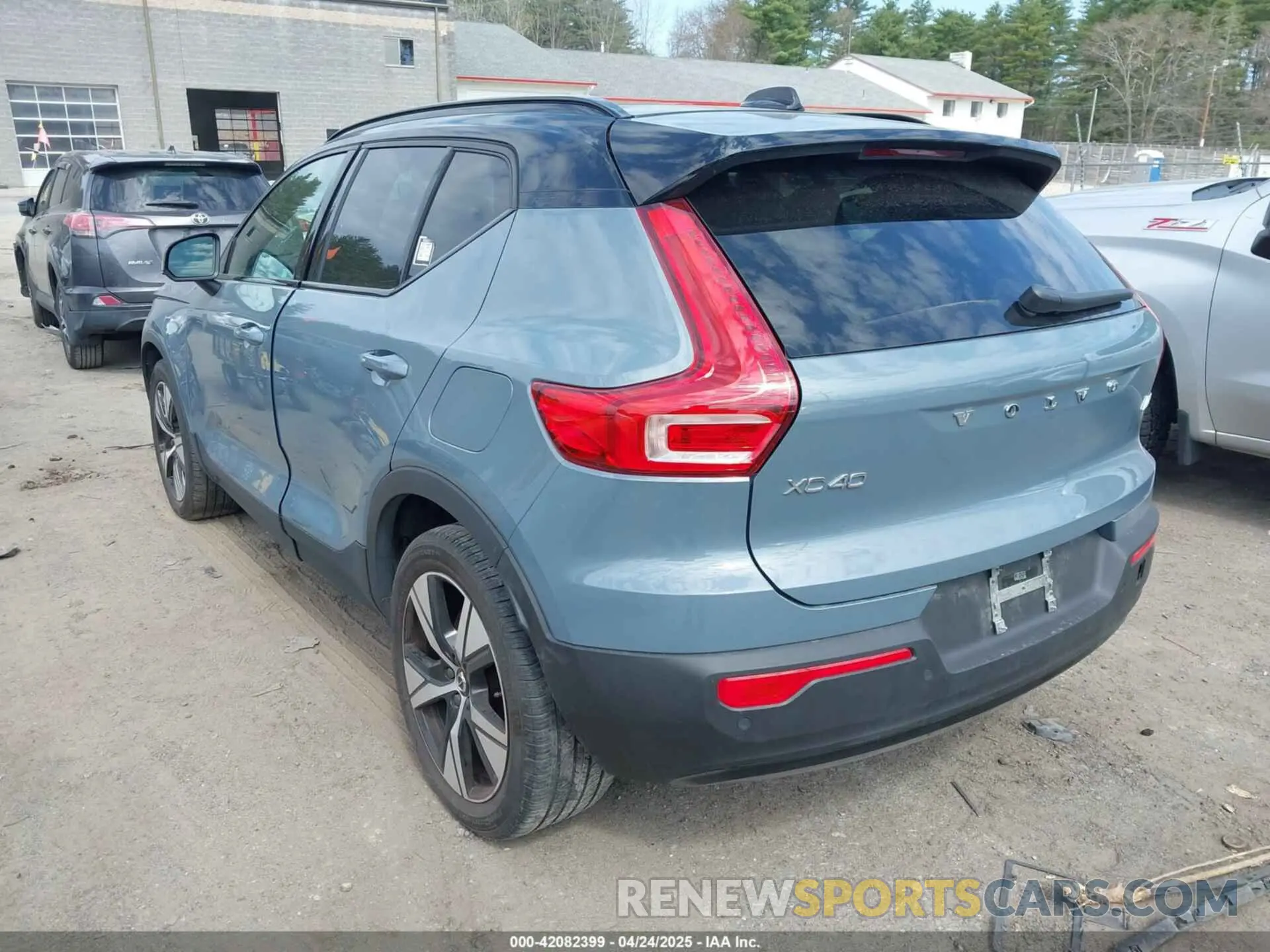 3 Photograph of a damaged car YV4ED3UR9M2600401 VOLVO XC40 RECHARGE PURE ELECTRIC 2021
