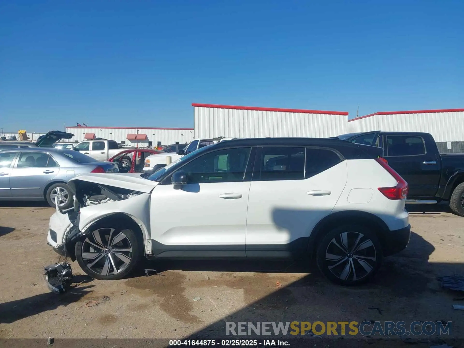 14 Photograph of a damaged car YV4ED3URXM2538118 VOLVO XC40 RECHARGE PURE ELECTRIC 2021