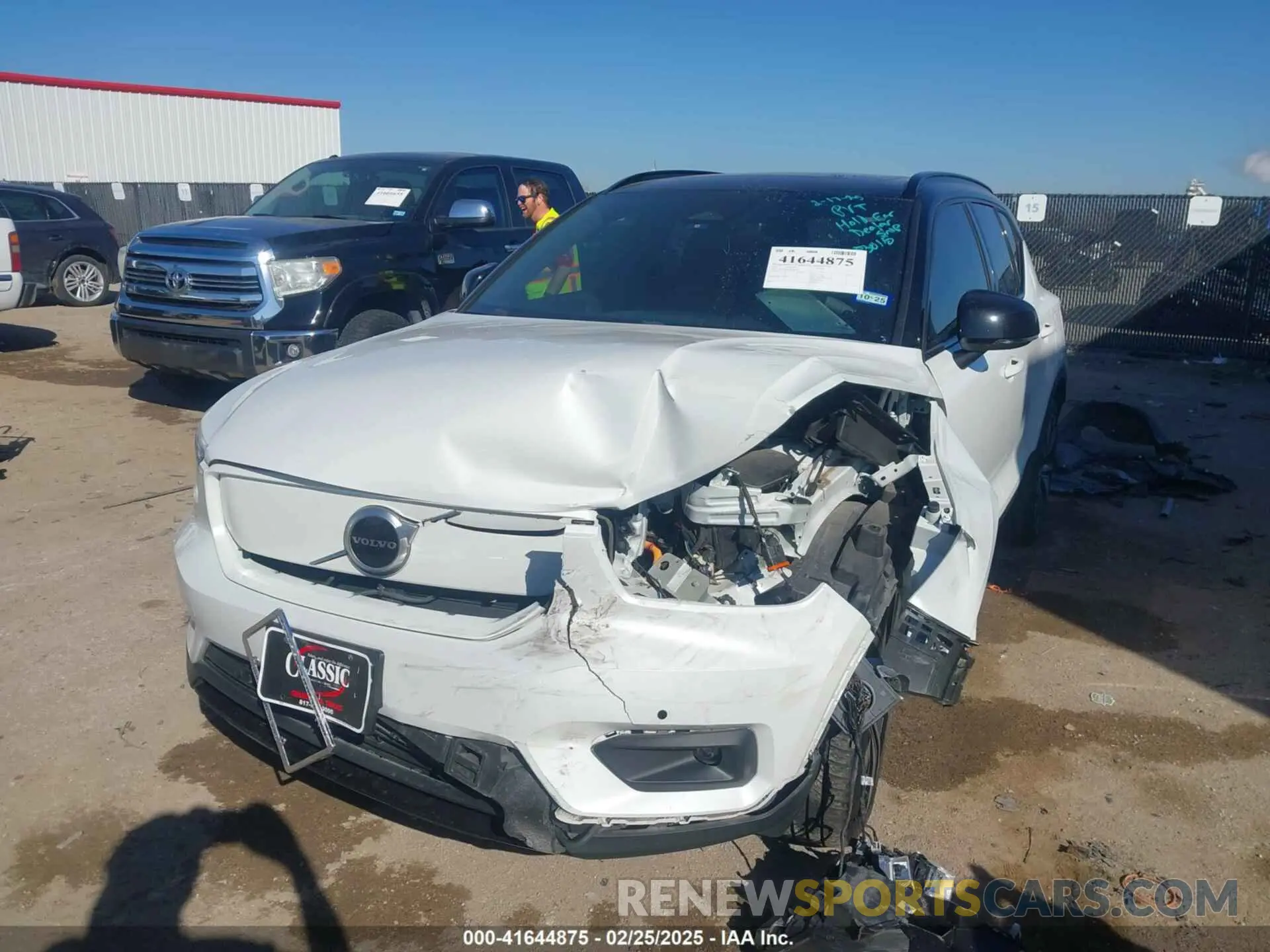 2 Photograph of a damaged car YV4ED3URXM2538118 VOLVO XC40 RECHARGE PURE ELECTRIC 2021