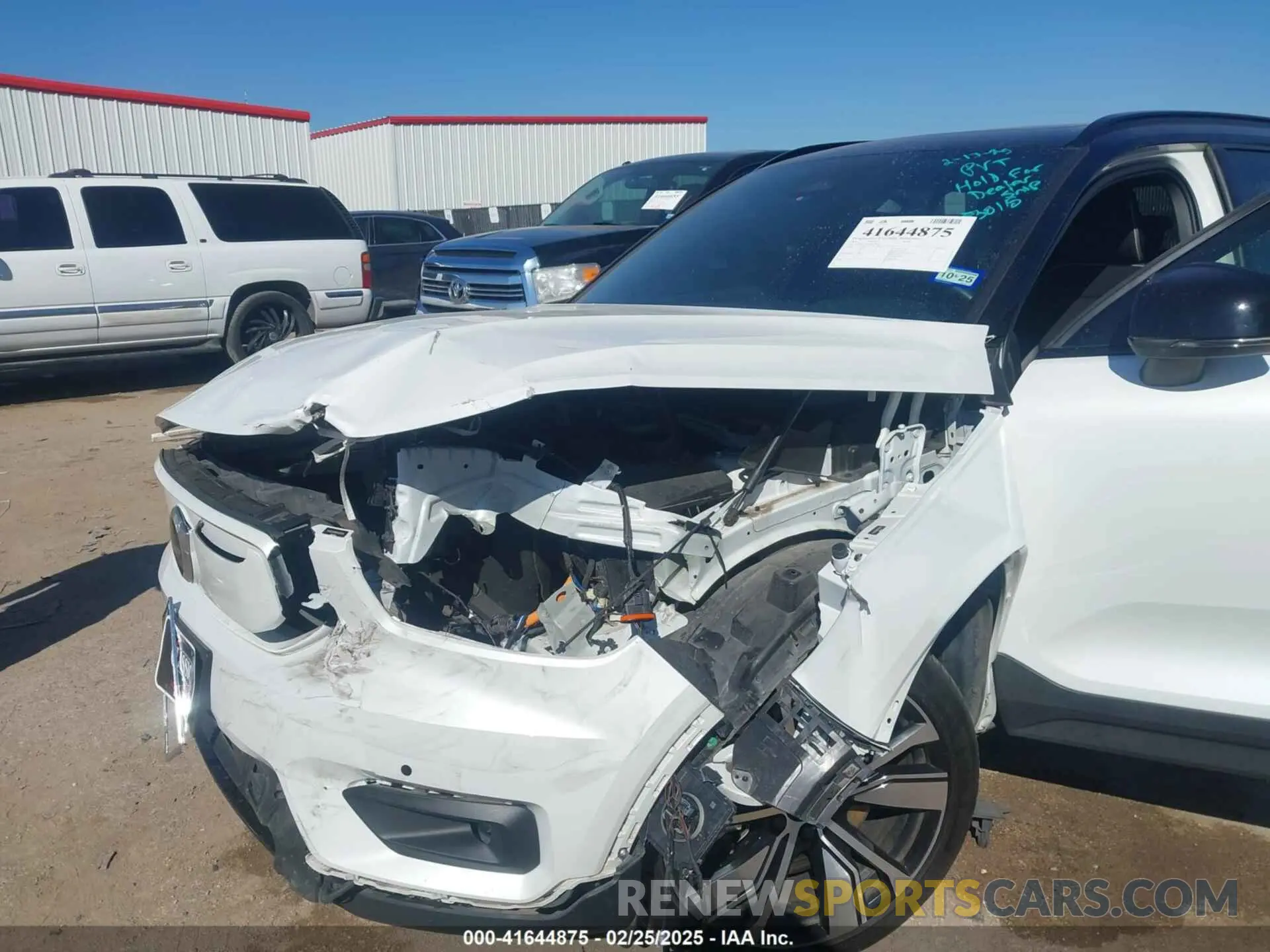 6 Photograph of a damaged car YV4ED3URXM2538118 VOLVO XC40 RECHARGE PURE ELECTRIC 2021