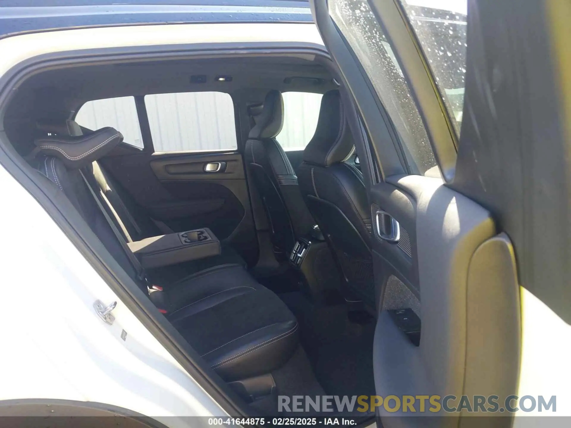 8 Photograph of a damaged car YV4ED3URXM2538118 VOLVO XC40 RECHARGE PURE ELECTRIC 2021