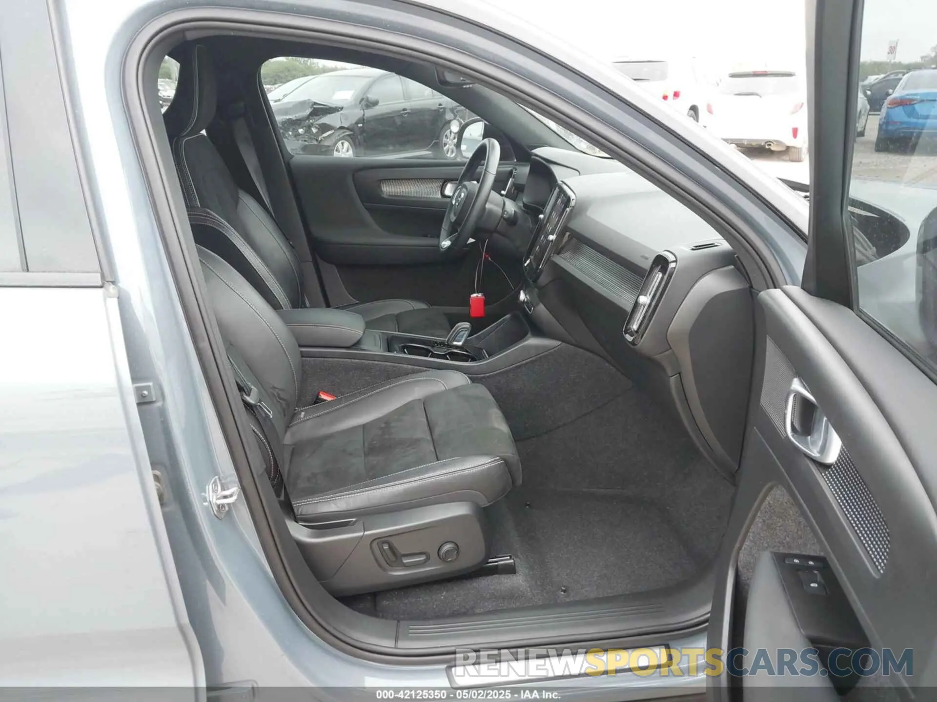 5 Photograph of a damaged car YV4ED3UR9N2692112 VOLVO XC40 RECHARGE PURE ELECTRIC 2022