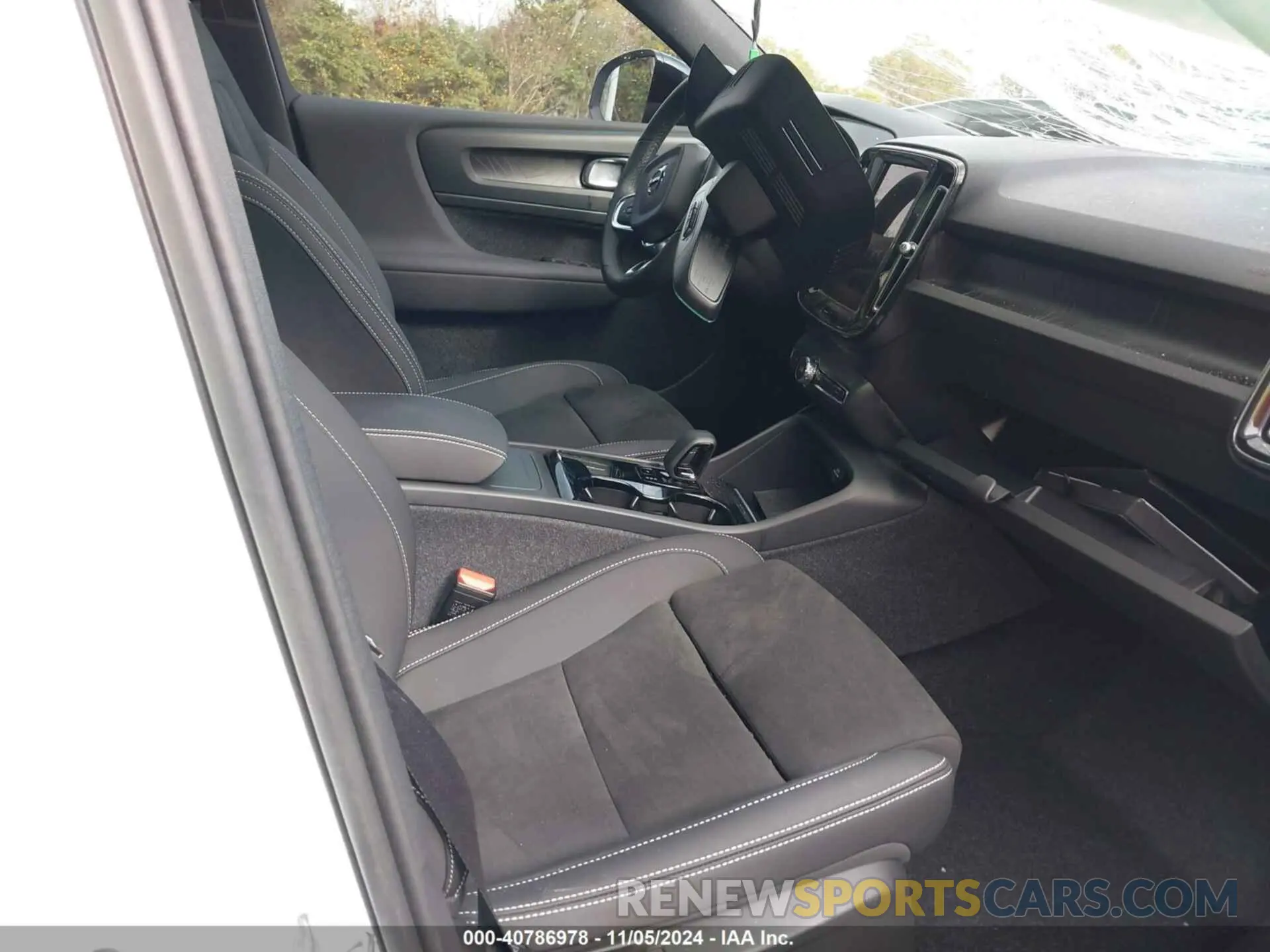 5 Photograph of a damaged car YV4ED3UM3P2003494 VOLVO XC40 RECHARGE PURE ELECTRIC 2023