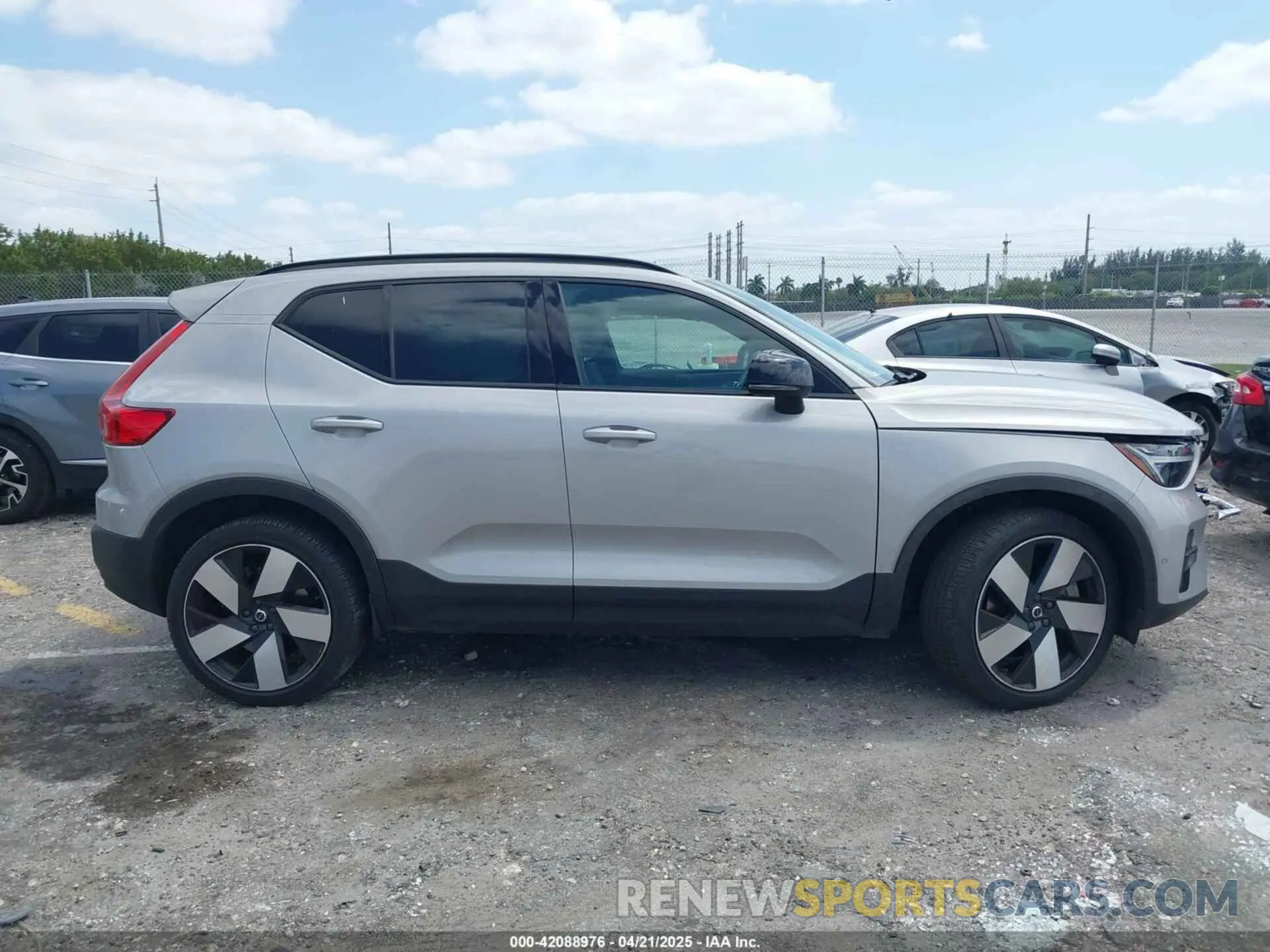 13 Фотография поврежденного автомобиля YV4ED3UM5P2029904 VOLVO XC40 RECHARGE PURE ELECTRIC 2023