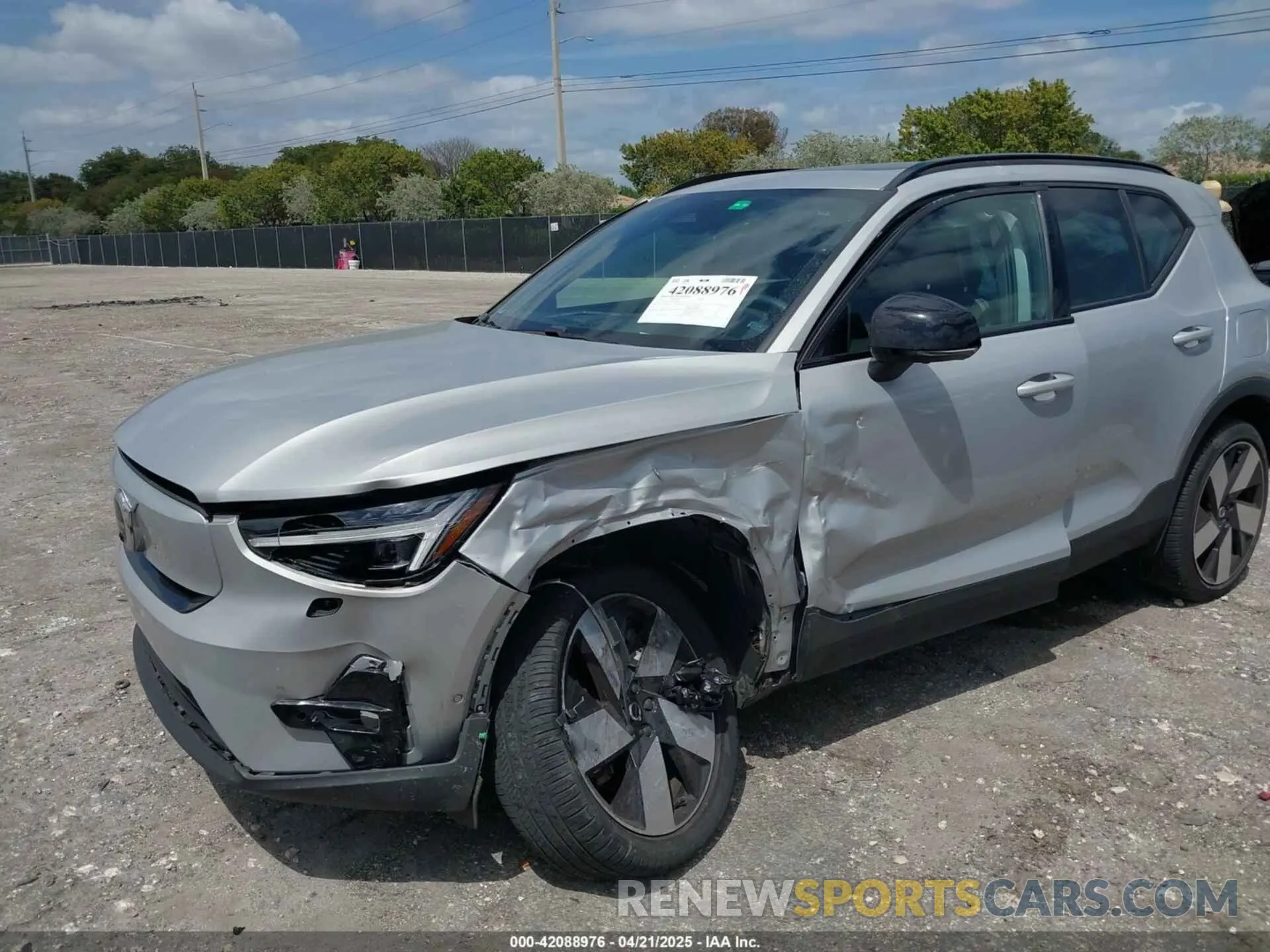 2 Фотография поврежденного автомобиля YV4ED3UM5P2029904 VOLVO XC40 RECHARGE PURE ELECTRIC 2023