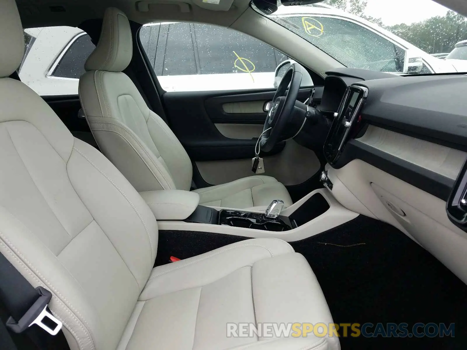 5 Photograph of a damaged car YV4162UL0K2060013 VOLVO XC40 T5 IN 2019