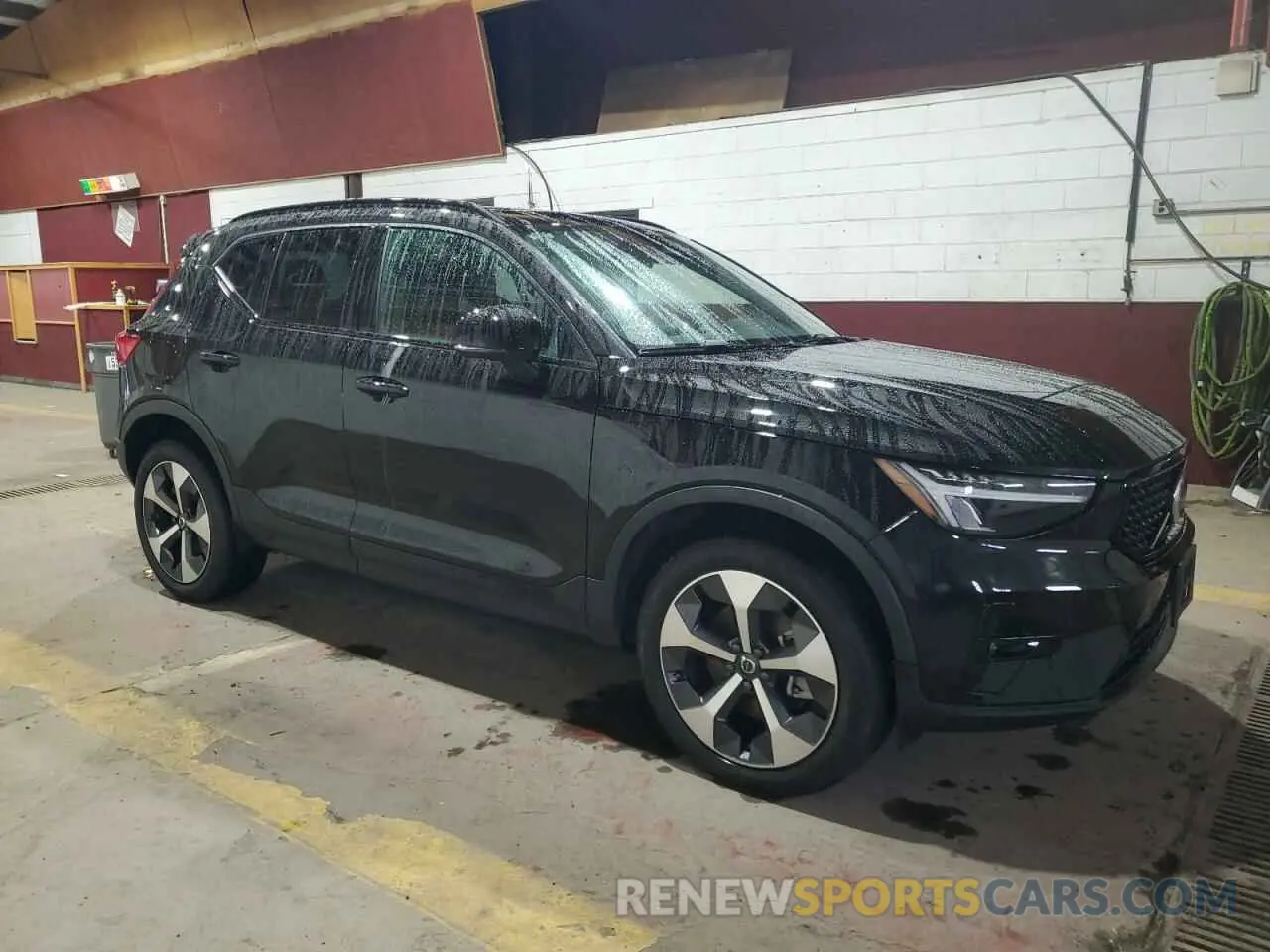 4 Photograph of a damaged car YV4L12UX3P2952998 VOLVO XC40 ULTIM 2023