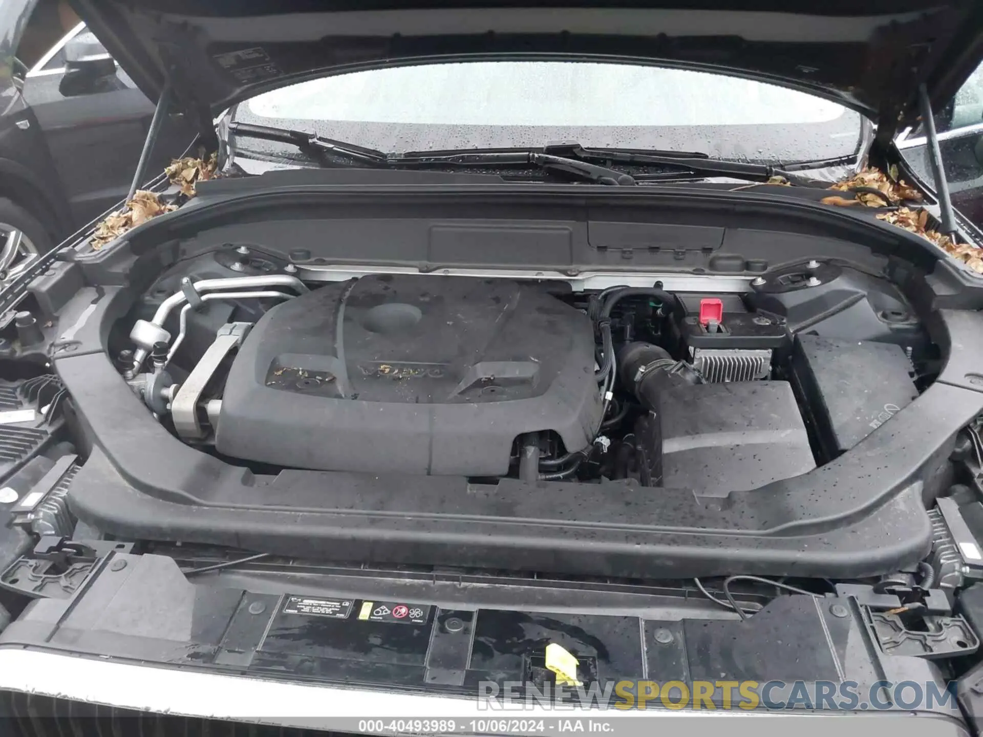 10 Photograph of a damaged car LYV102DK1KB176847 VOLVO XC60 2019
