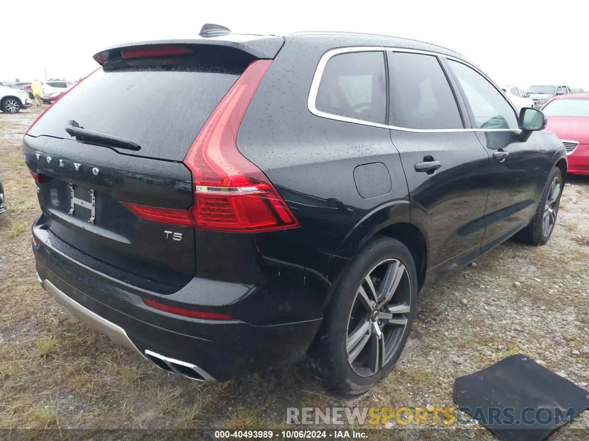 16 Photograph of a damaged car LYV102DK1KB176847 VOLVO XC60 2019