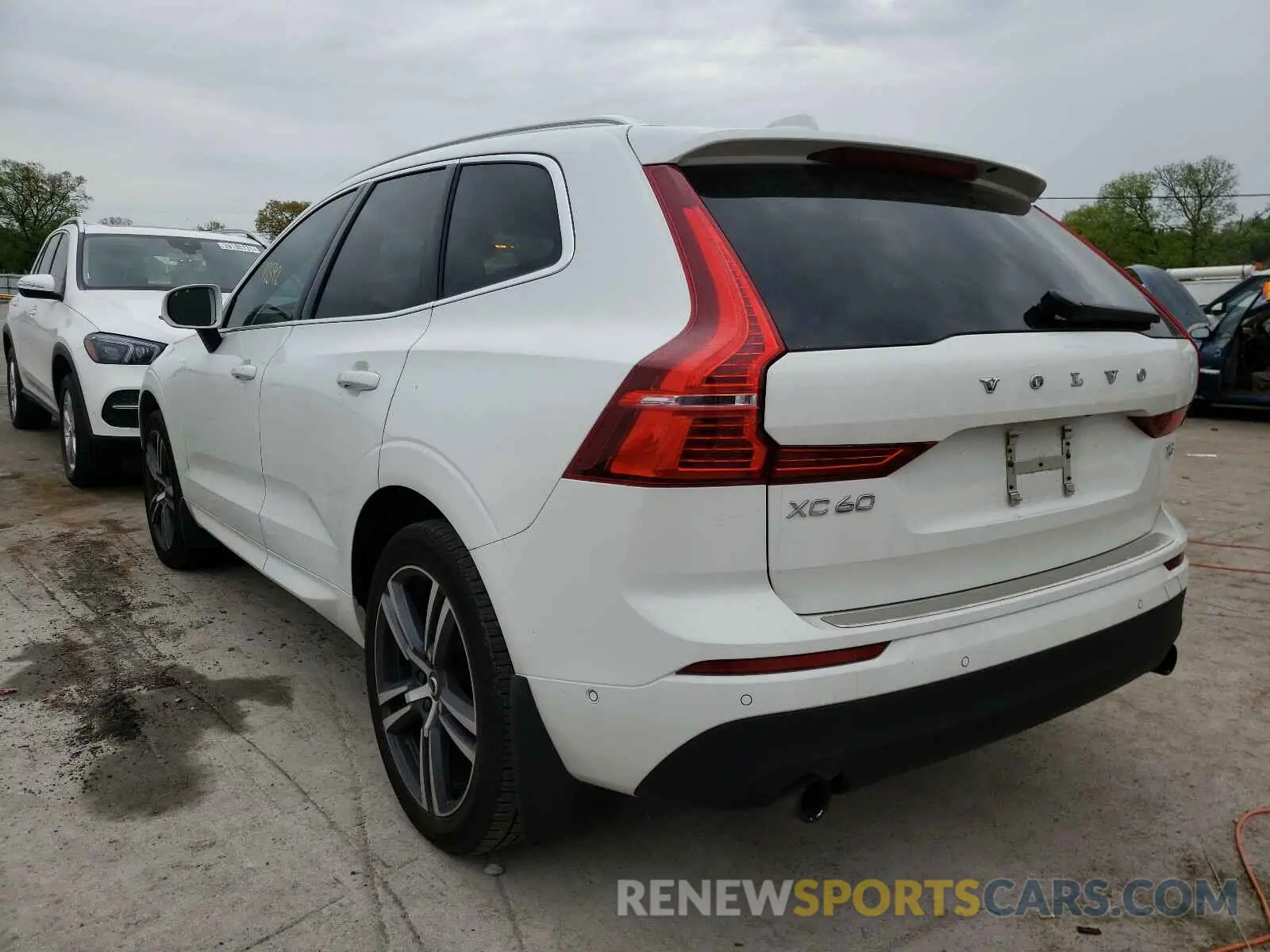 3 Photograph of a damaged car LYV102DK1KB317562 VOLVO XC60 2019