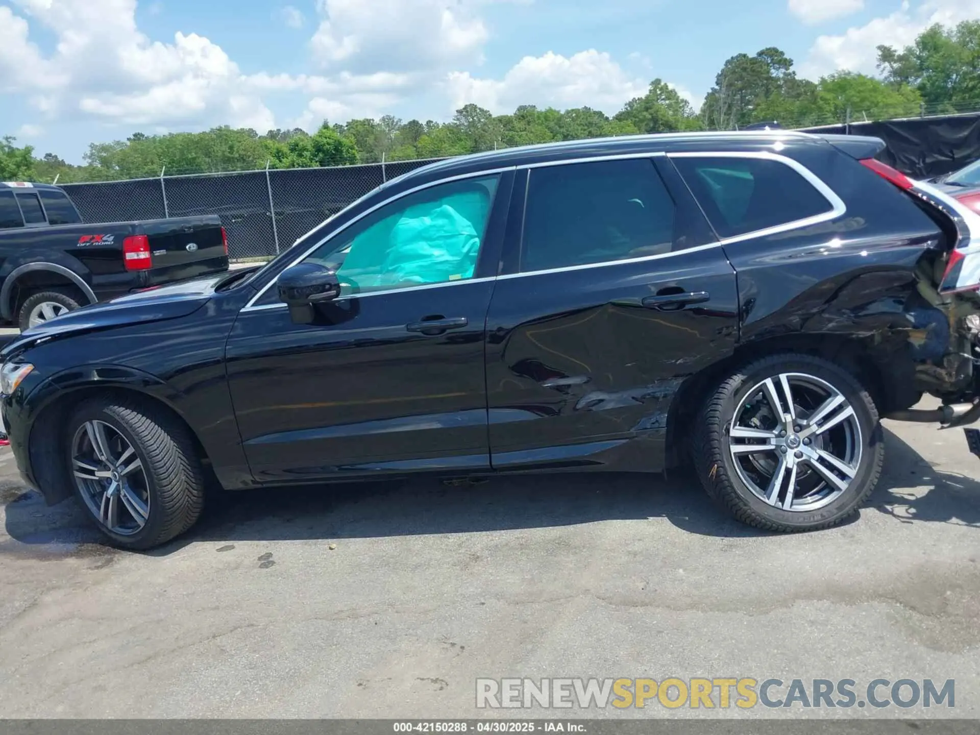 13 Photograph of a damaged car LYV102DK2KB224422 VOLVO XC60 2019