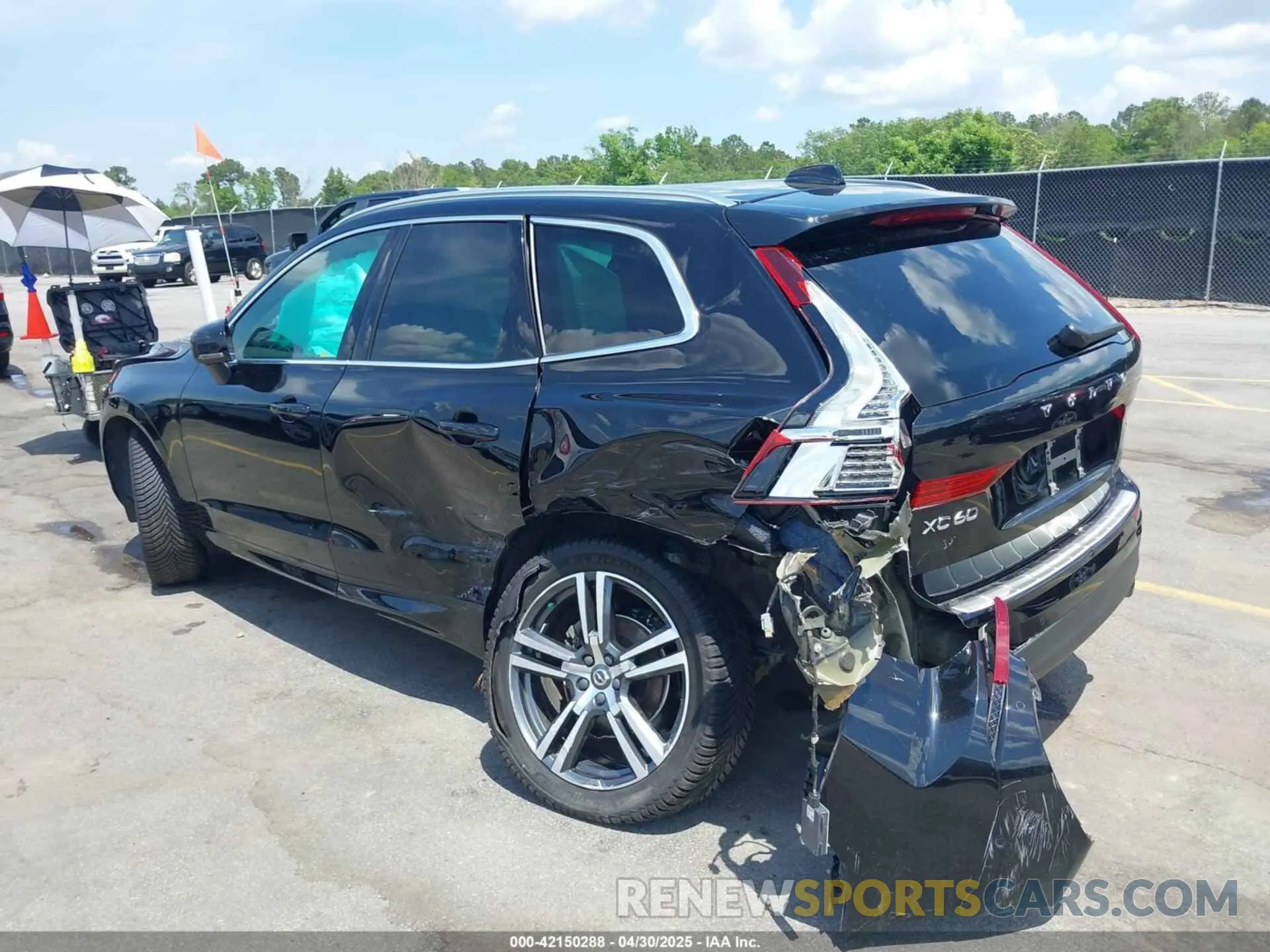 3 Photograph of a damaged car LYV102DK2KB224422 VOLVO XC60 2019