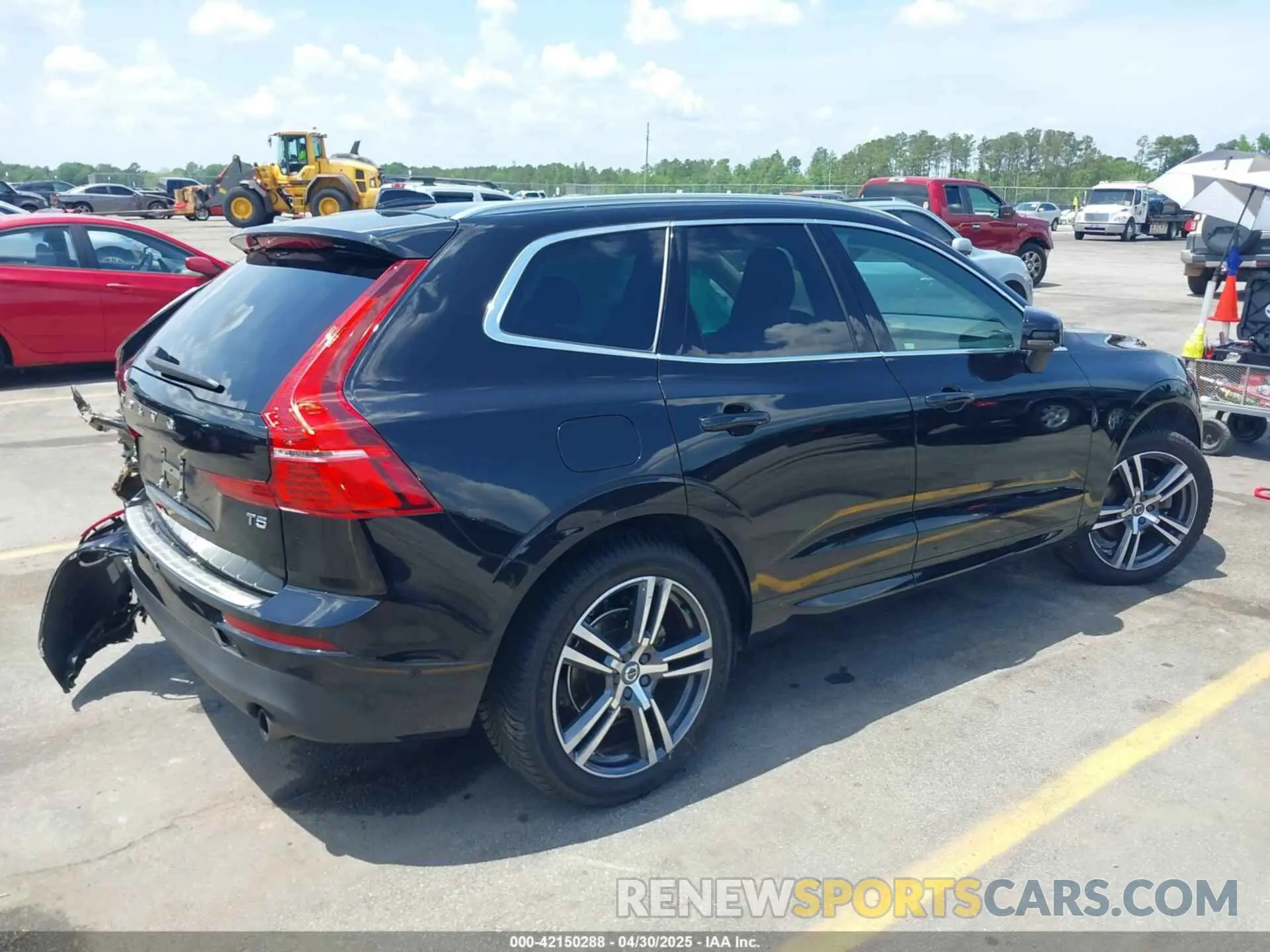 4 Photograph of a damaged car LYV102DK2KB224422 VOLVO XC60 2019