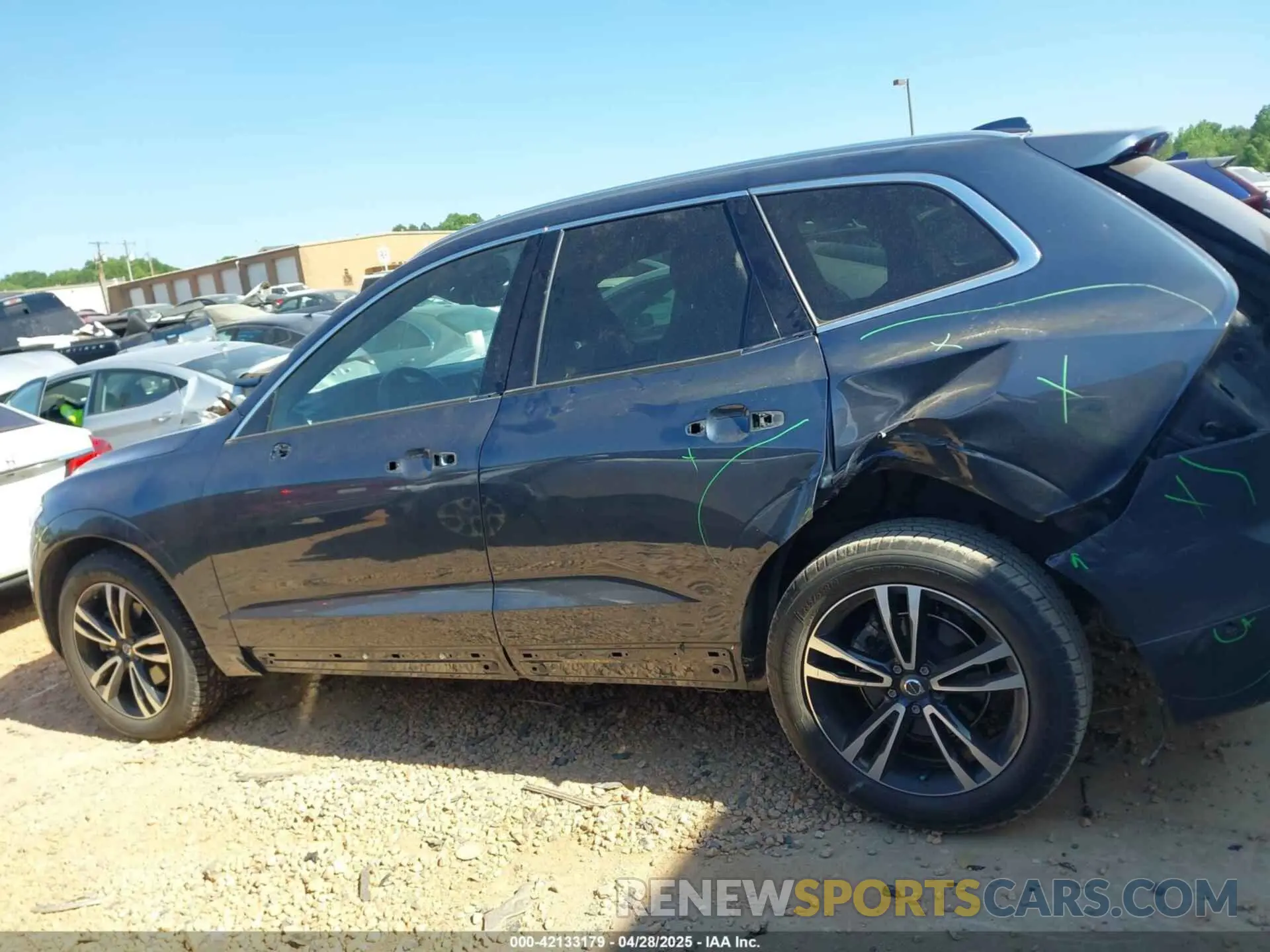 15 Photograph of a damaged car LYV102DK2KB255458 VOLVO XC60 2019