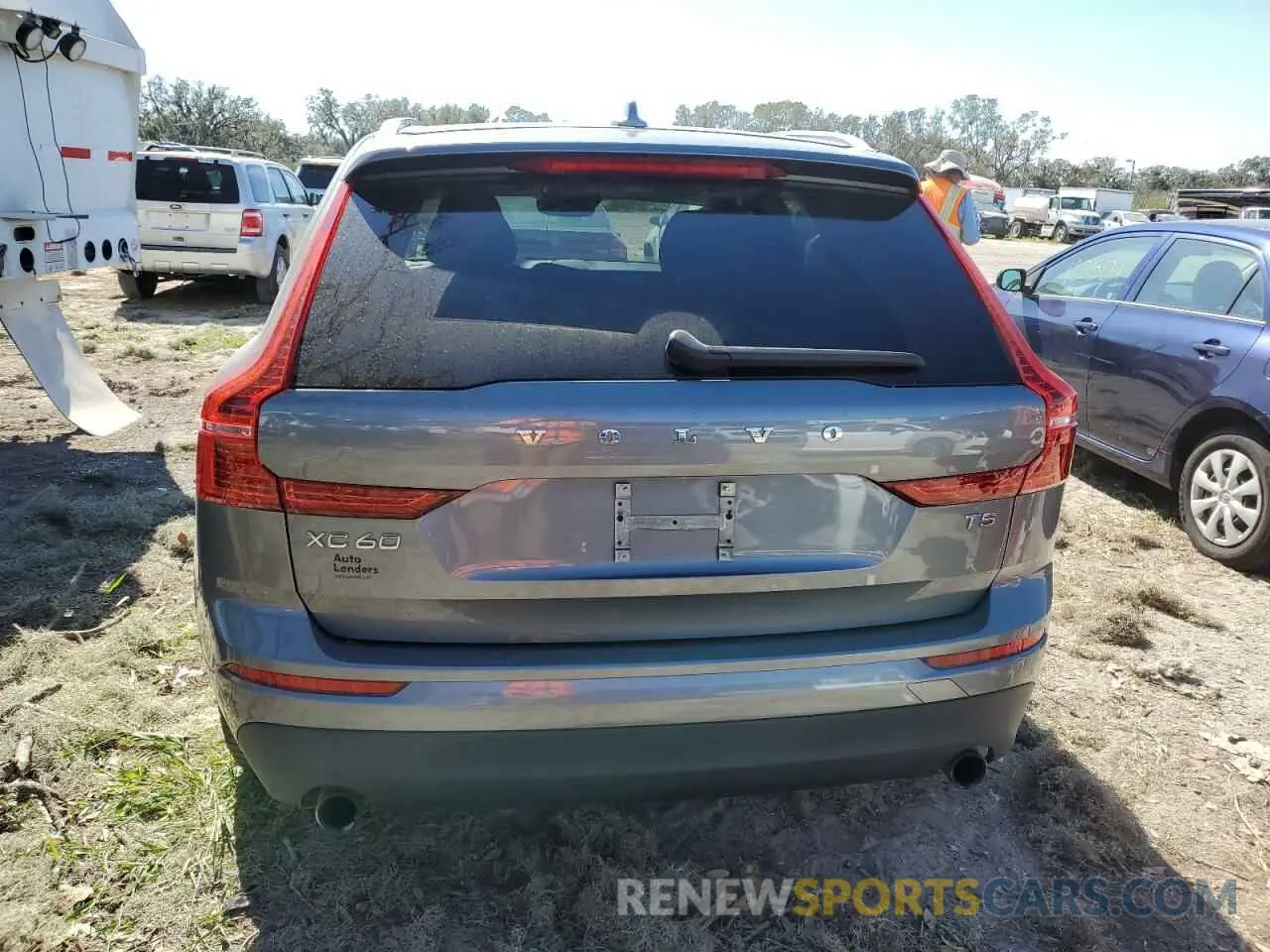 6 Photograph of a damaged car LYV102DK3KB297802 VOLVO XC60 2019