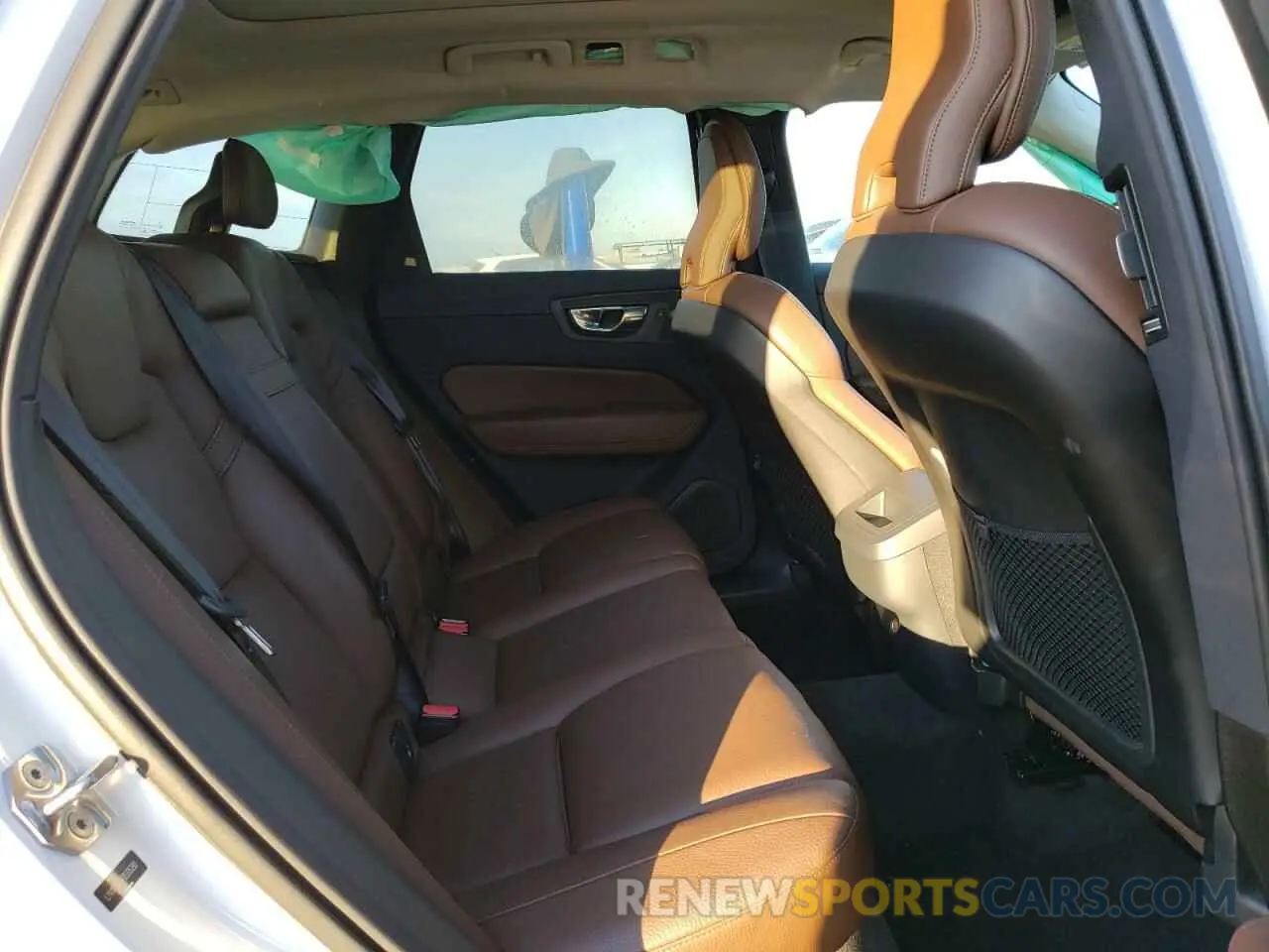 11 Фотография поврежденного автомобиля LYV102DK4KB335280 VOLVO XC60 2019