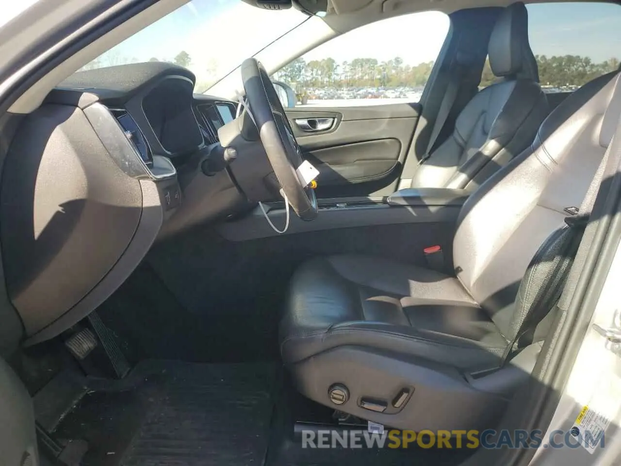 7 Photograph of a damaged car LYV102DK9KB325618 VOLVO XC60 2019