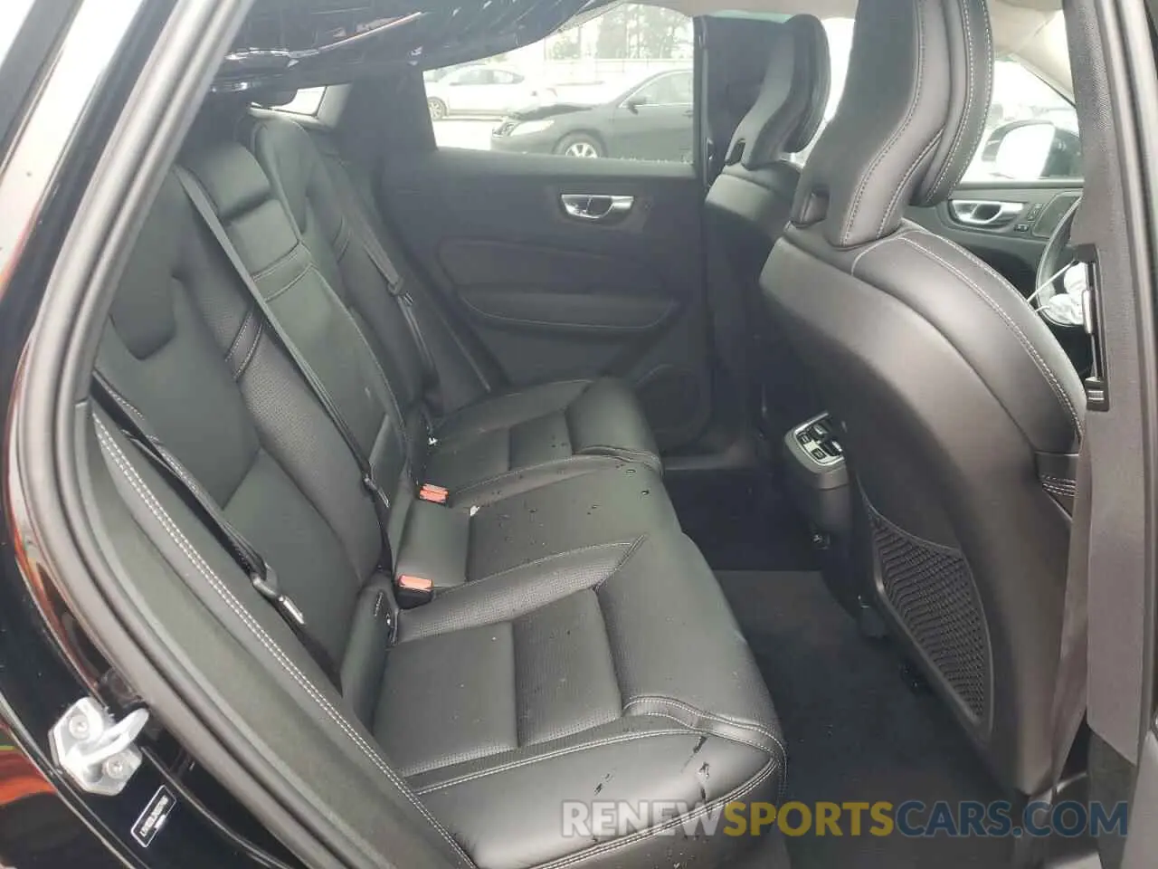 6 Photograph of a damaged car LYV102DL2KB377486 VOLVO XC60 2019