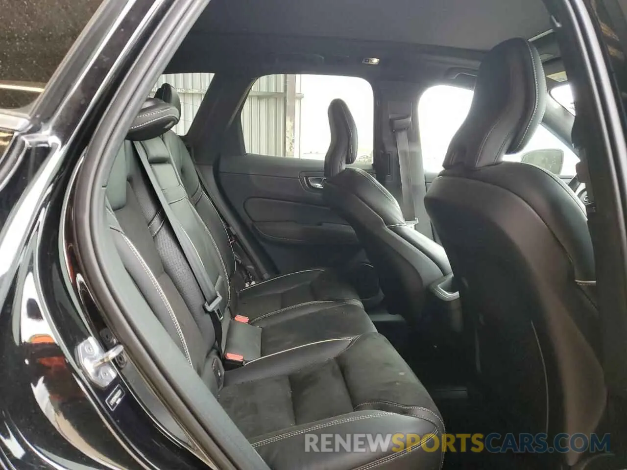 11 Photograph of a damaged car LYV102DM1KB332001 VOLVO XC60 2019