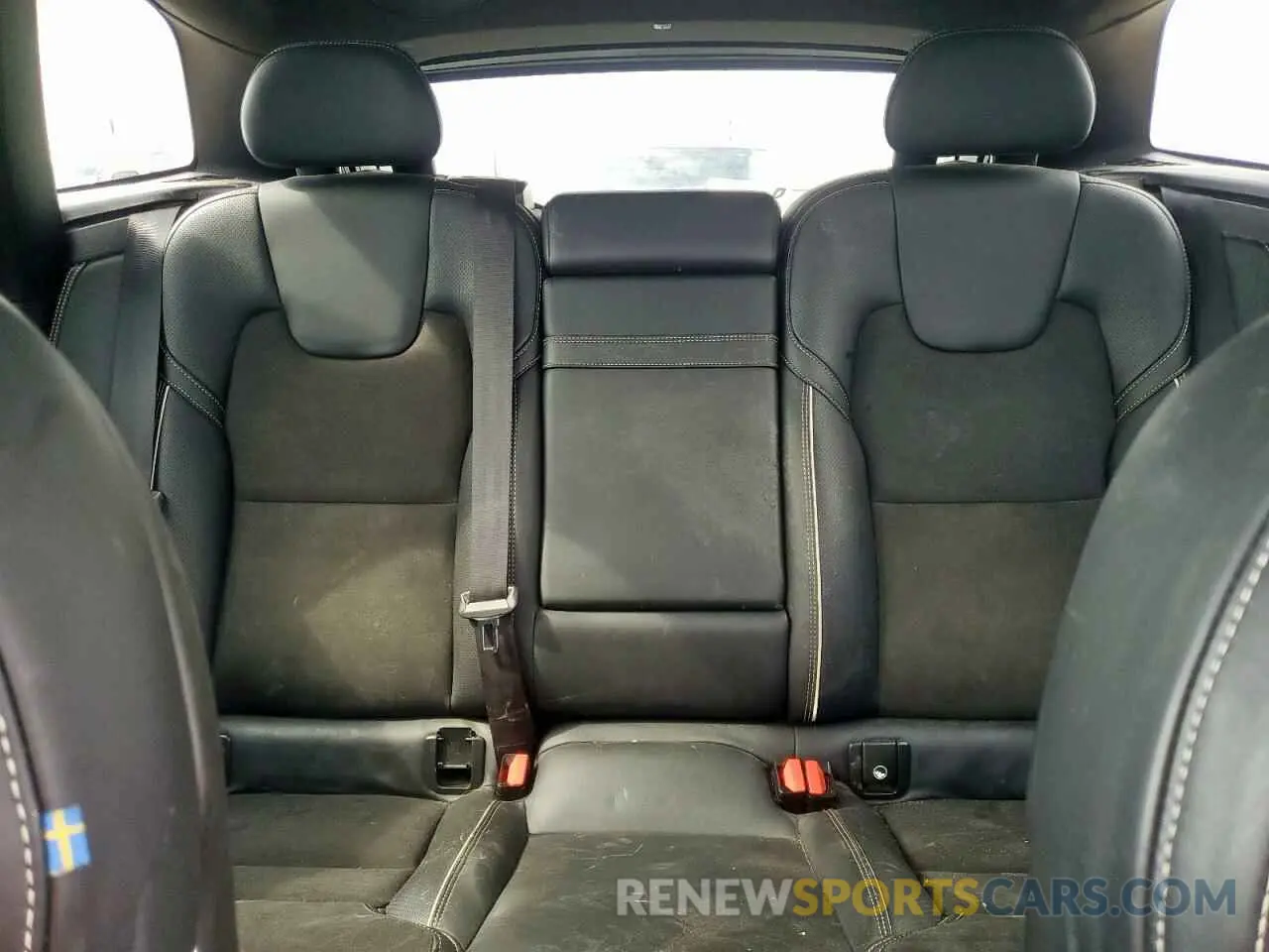 10 Photograph of a damaged car LYV102DM9KB230865 VOLVO XC60 2019